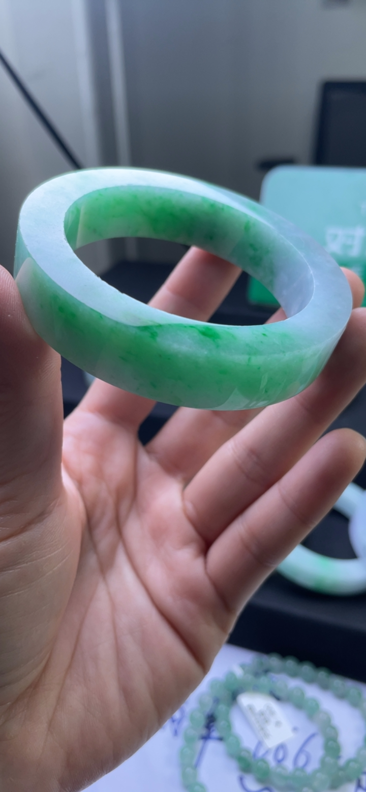 飘绿手镯