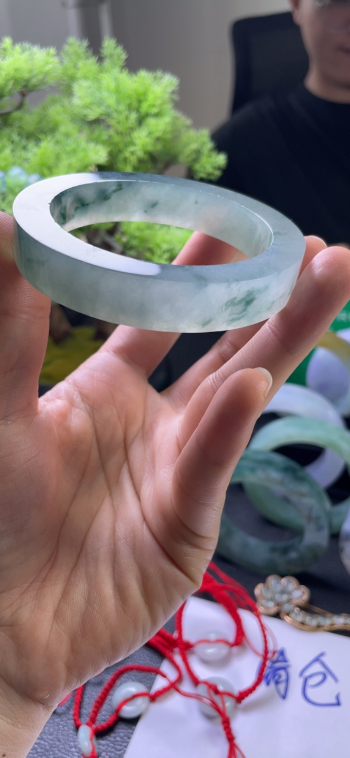 【高货力荐】冰糯种浅绿色翡翠
