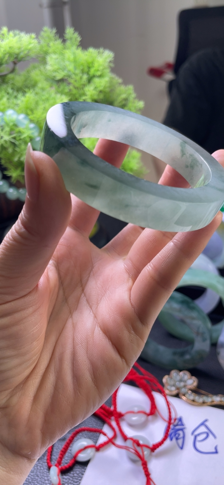 【高货力荐】冰糯种浅绿色翡翠