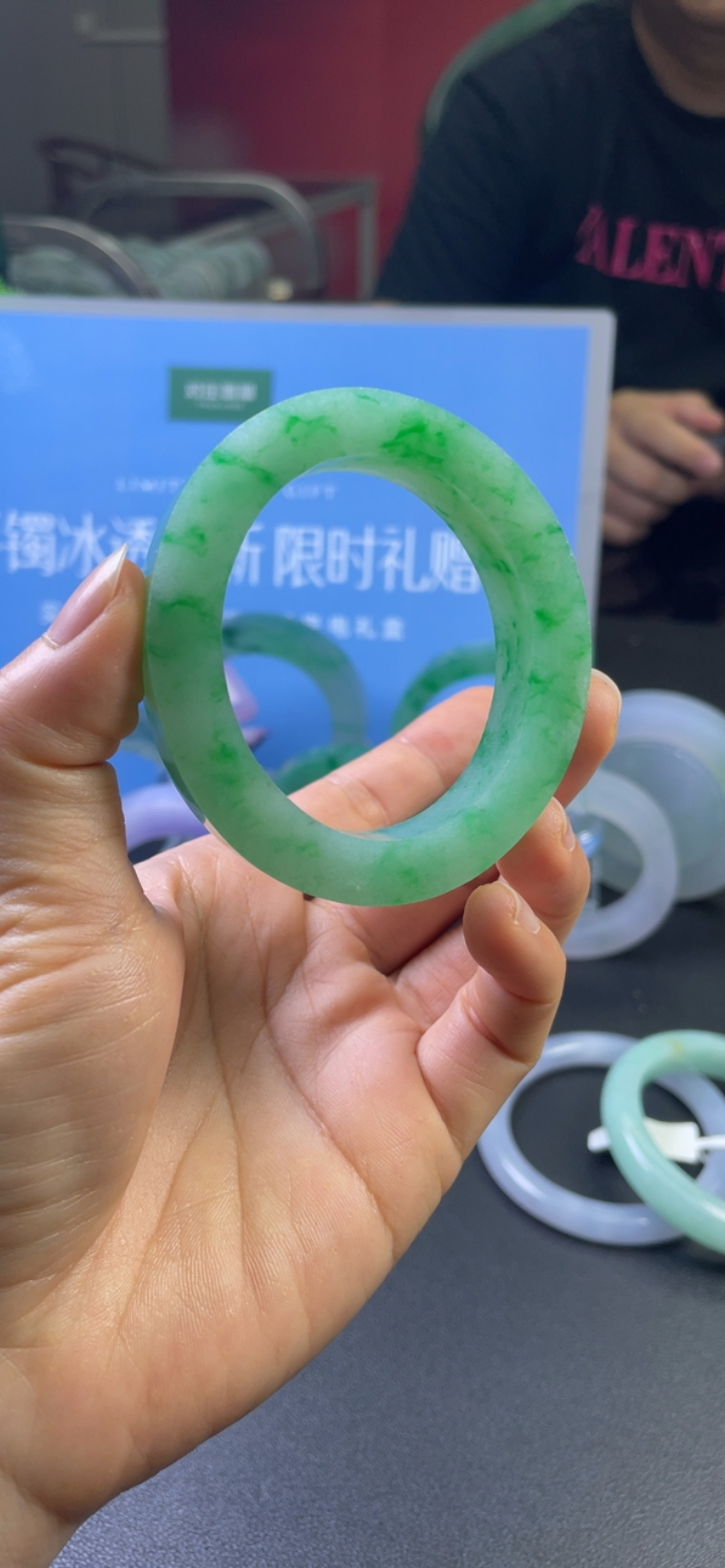 【高货力荐】对庄翡翠官方直播精品手镯