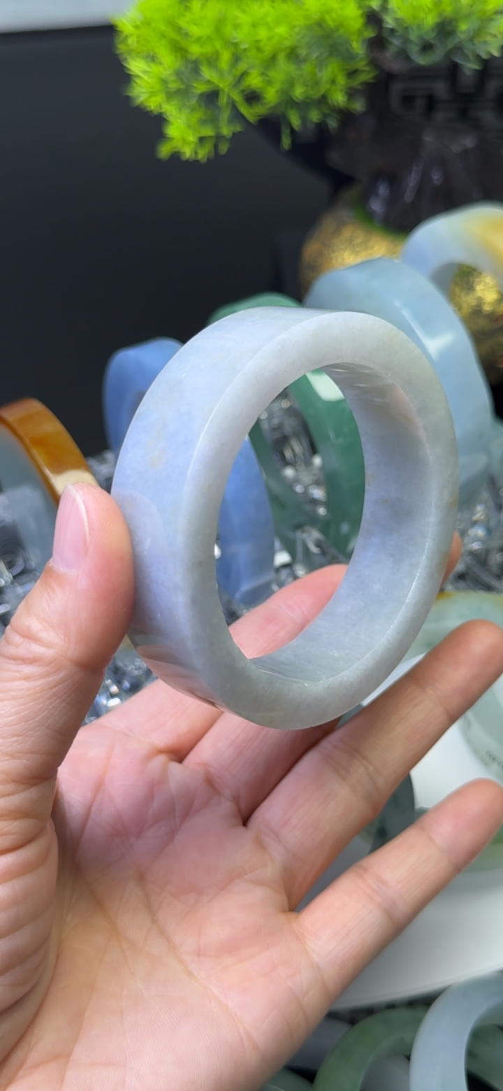 冰种淡紫色带洒金翡翠58