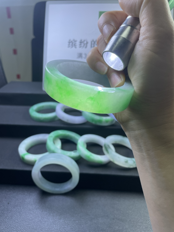 对庄翡翠官方直播阳绿轮胎