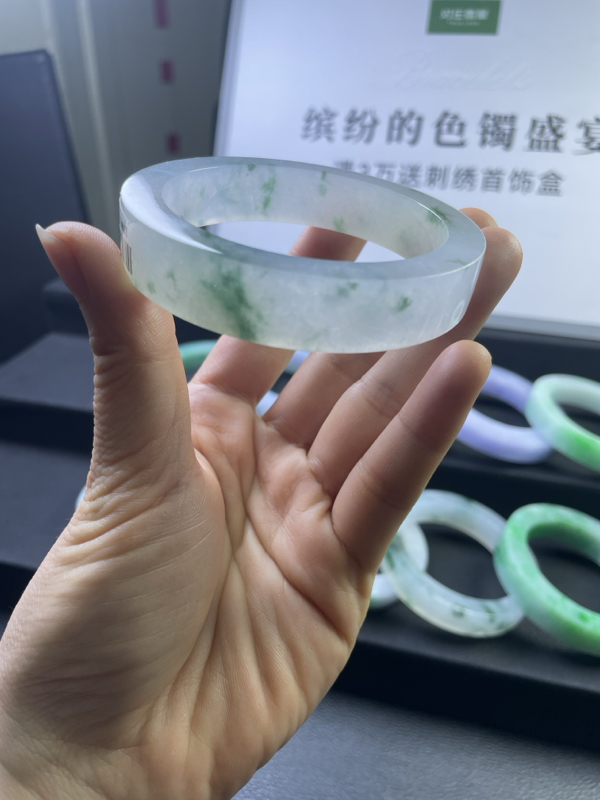 对庄翡翠官方直播精品手镯