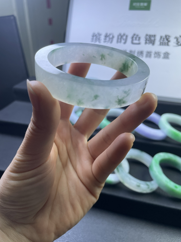 对庄翡翠官方直播精品手镯