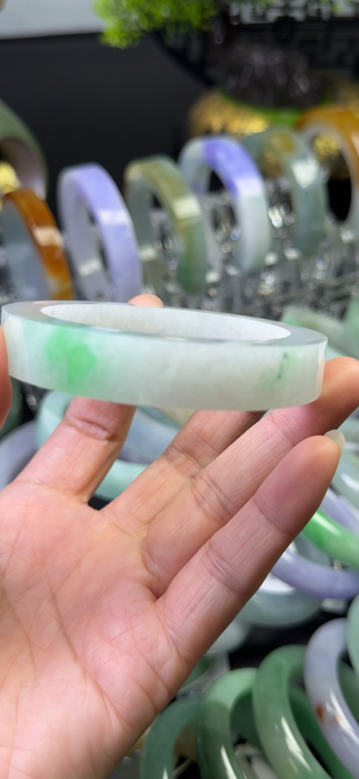 白底青翡翠手镯57
