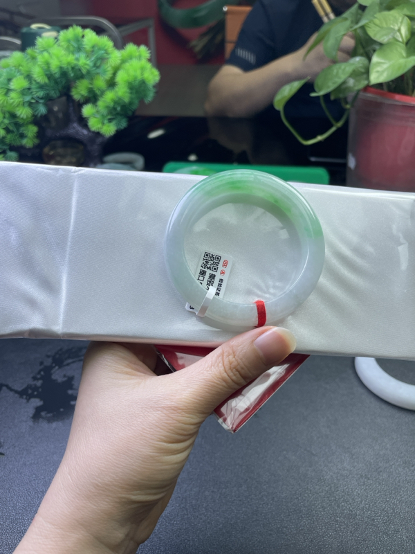 冰胶绿色手镯