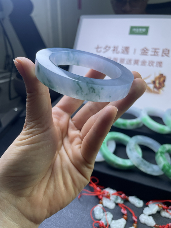 对庄翡翠官方直播精品手镯