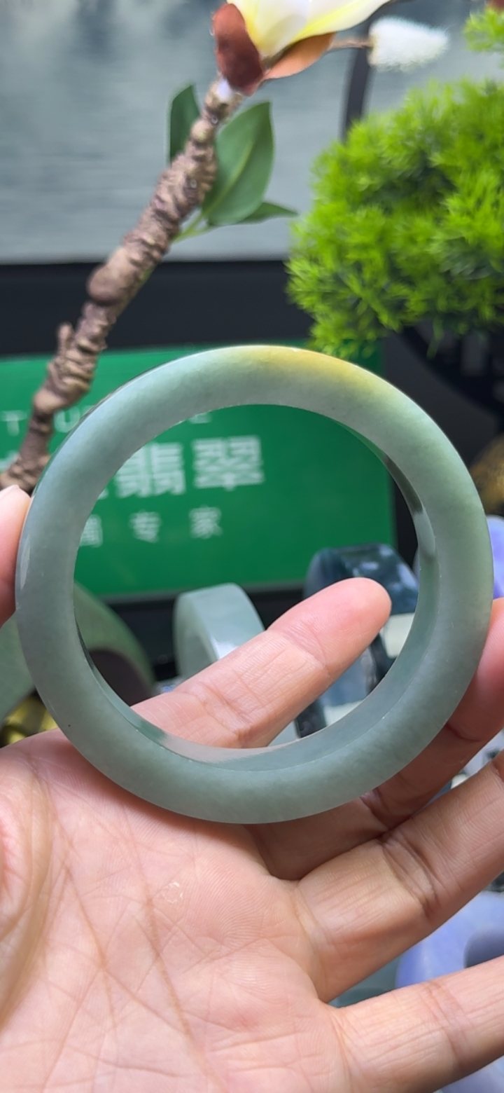 【秒杀】湖水绿飘黄翡手镯57