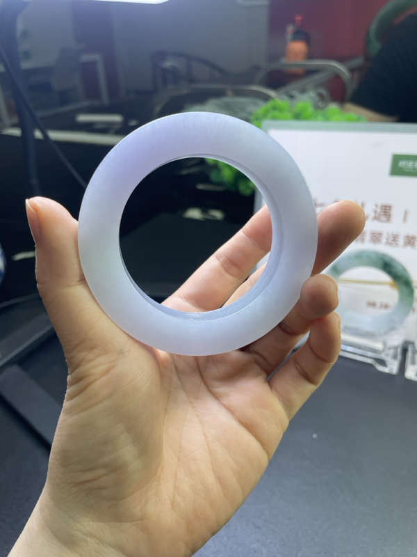 冰淡紫色手镯