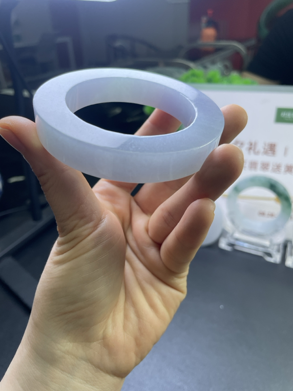 冰淡紫色手镯