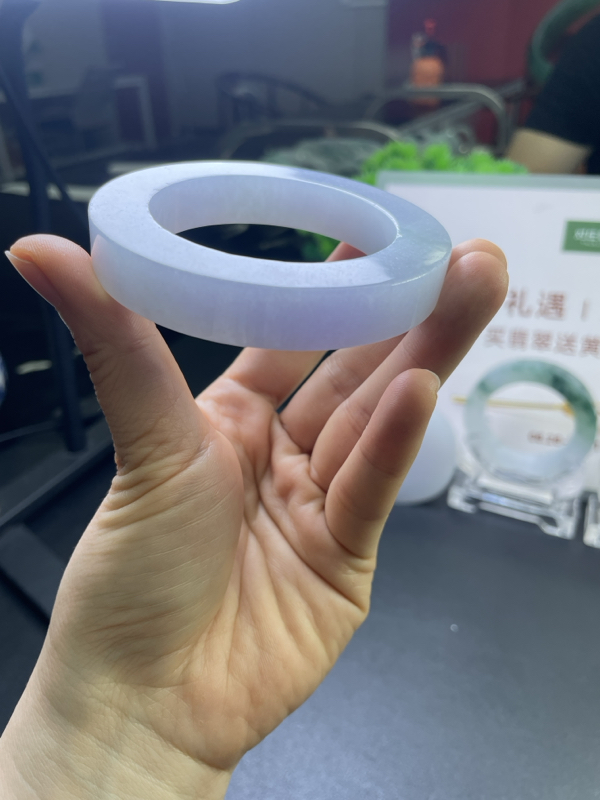 冰淡紫色手镯