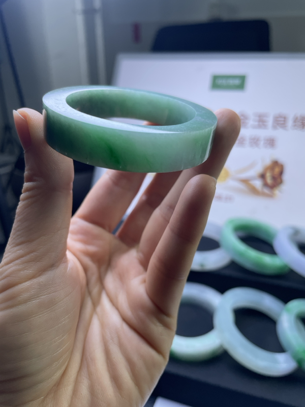 绿色黄翡5051贵妃大漏