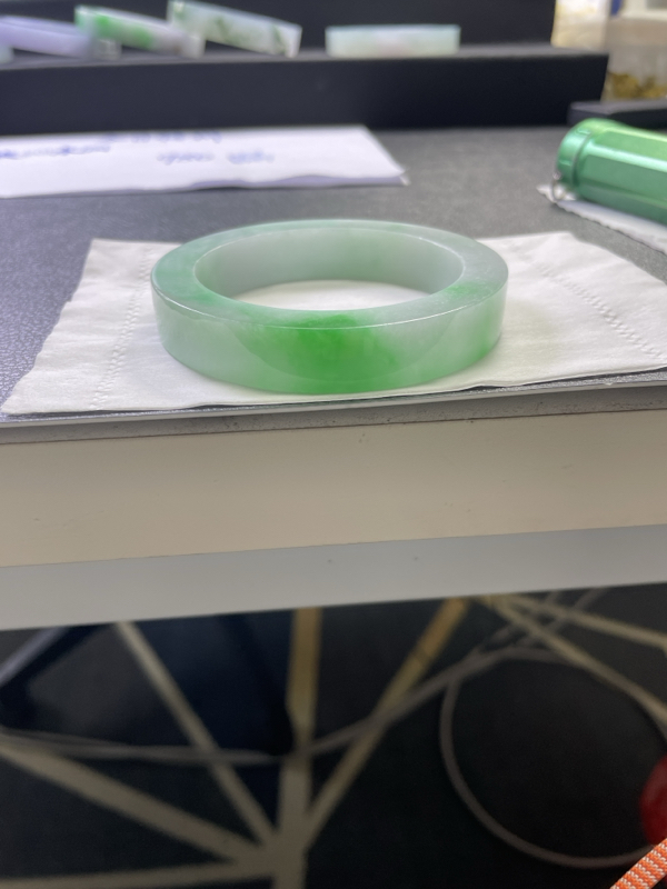 阳绿翡翠