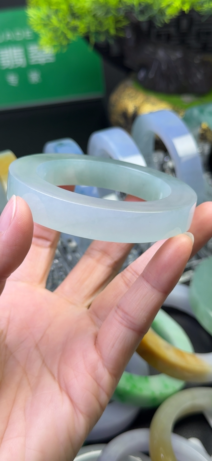 冰种飘绿手镯54-60