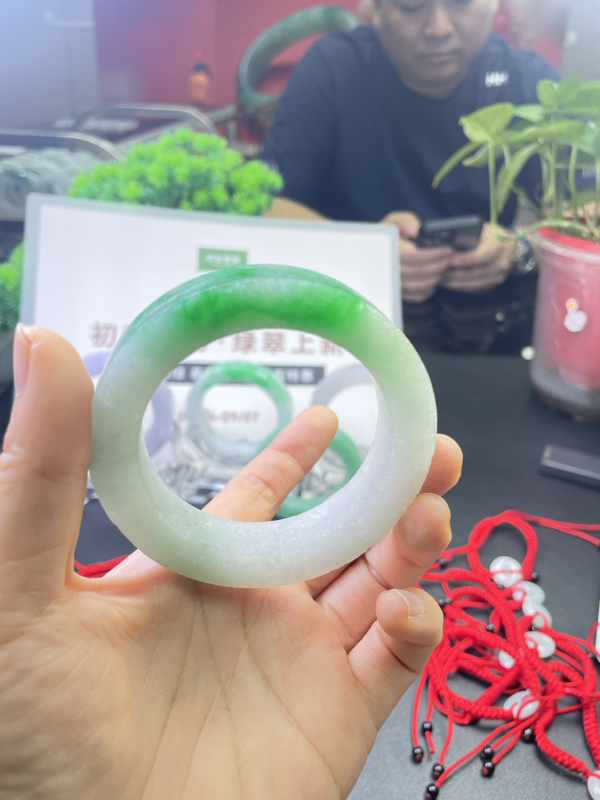 对庄翡翠官方直播精品手镯