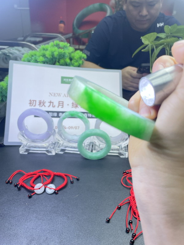 对庄翡翠官方直播精品手镯