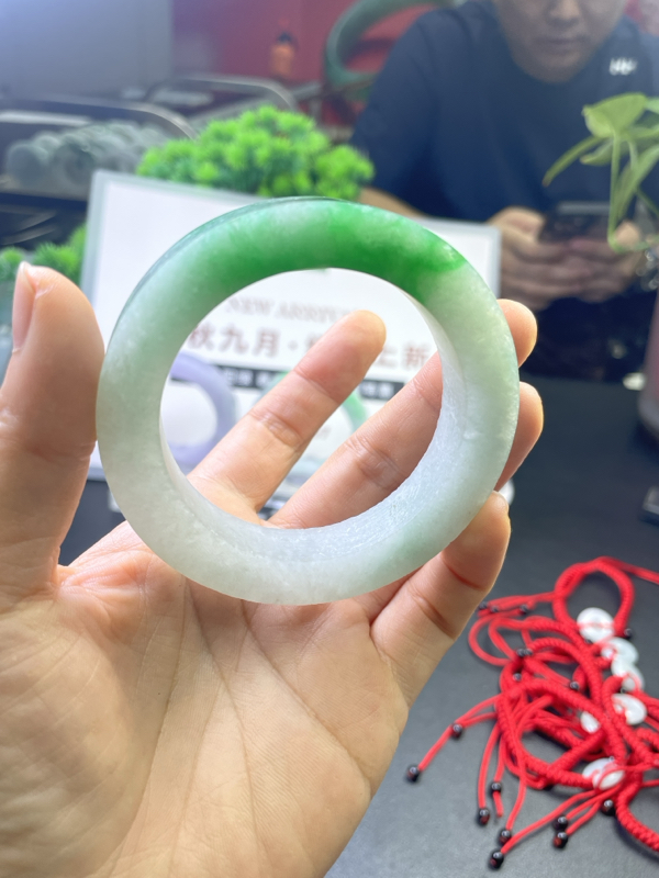 对庄翡翠官方直播精品手镯