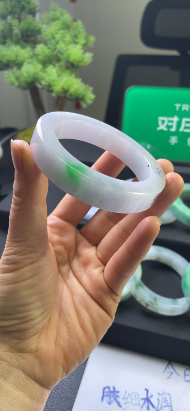 糯化种飘绿手镯