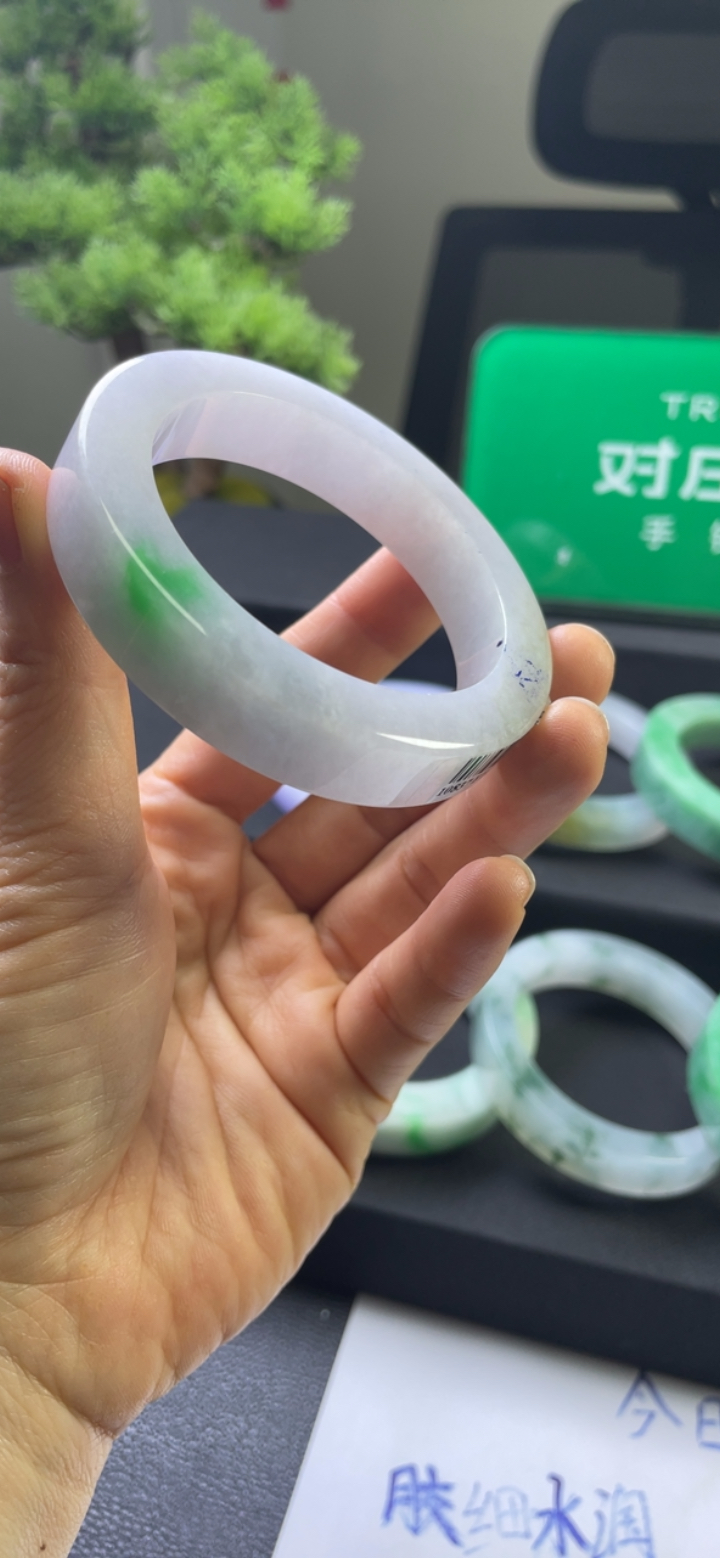 糯化种飘绿手镯