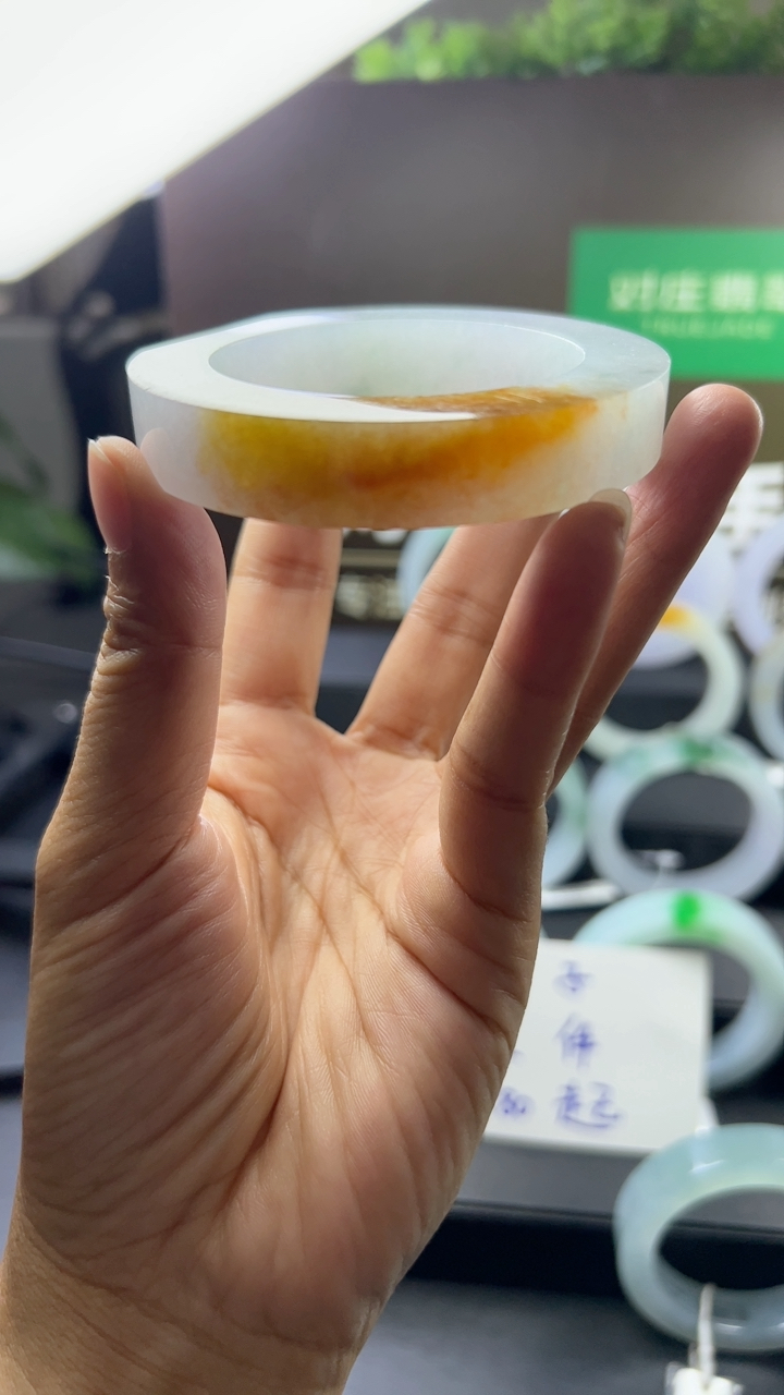 【高货力荐】对庄甄选高端翡翠精品手镯