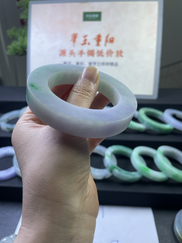 糯化种春带彩翡翠