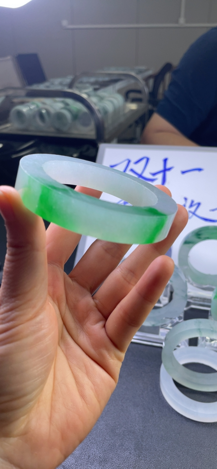 对庄翡翠官方直播精品手镯