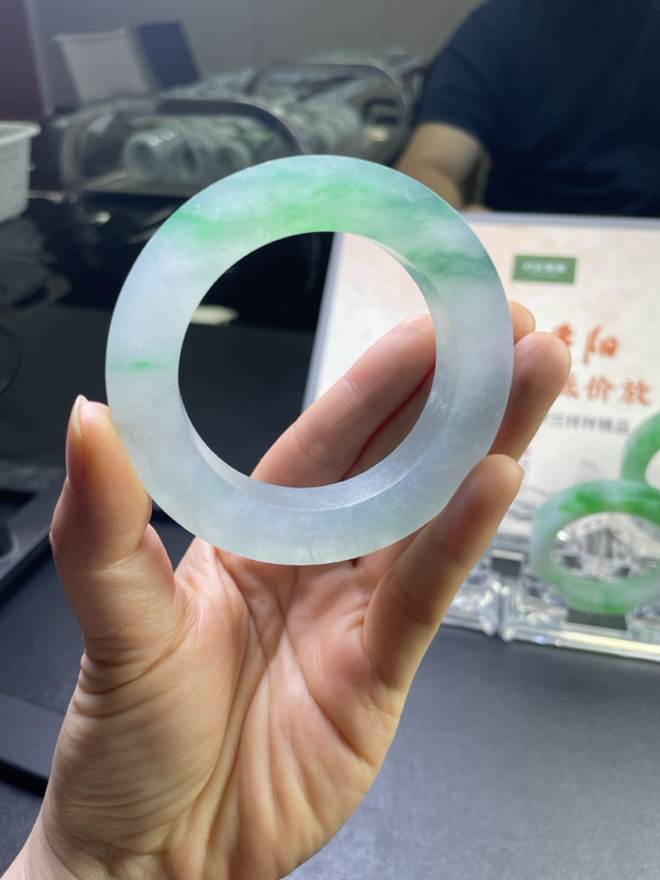 对庄翡翠官方直播精品手镯