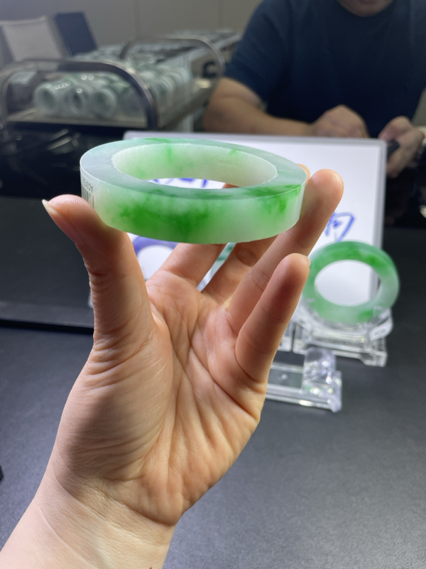 对庄翡翠官方直播精品手镯