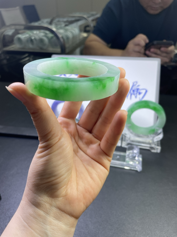 对庄翡翠官方直播精品手镯