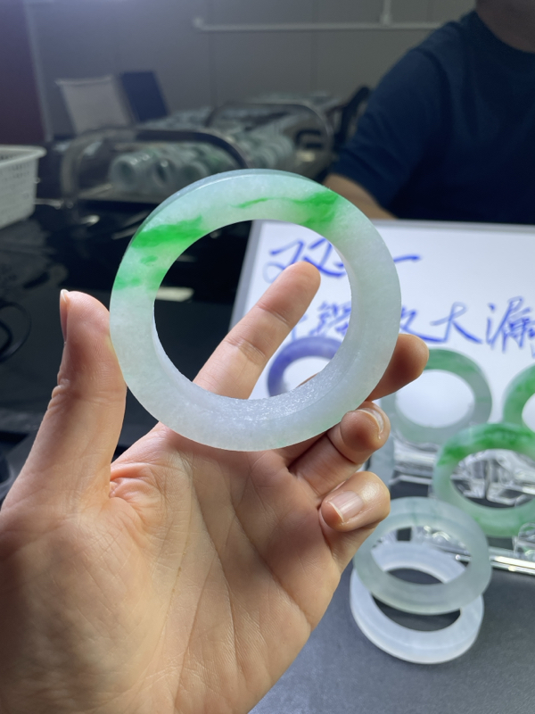 对庄翡翠官方直播精品手镯