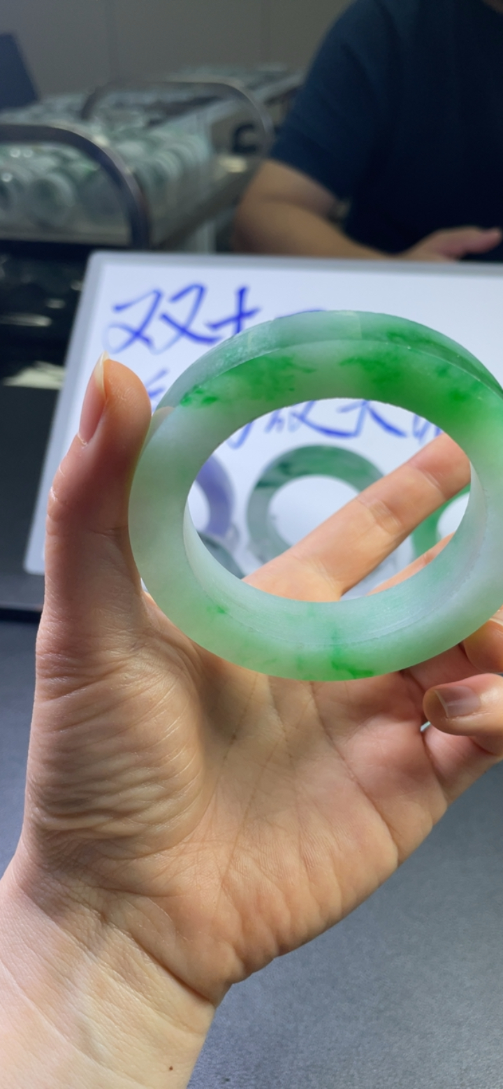 对庄翡翠官方直播精品手镯