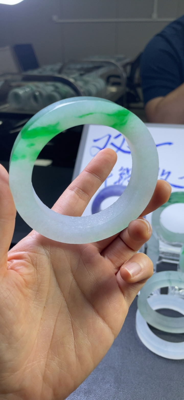 对庄翡翠官方直播精品手镯