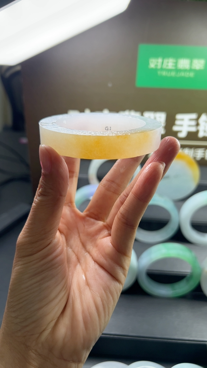 对庄甄选高端翡翠精品手镯