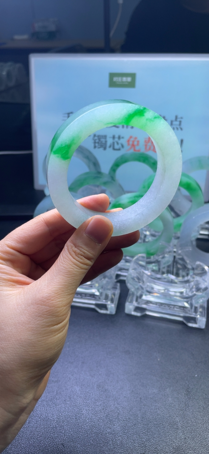 对庄翡翠官方直播精品手镯