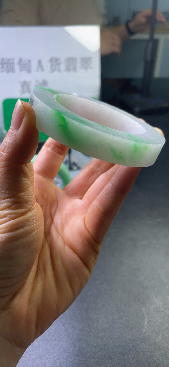 对庄翡翠官方直播精品手镯