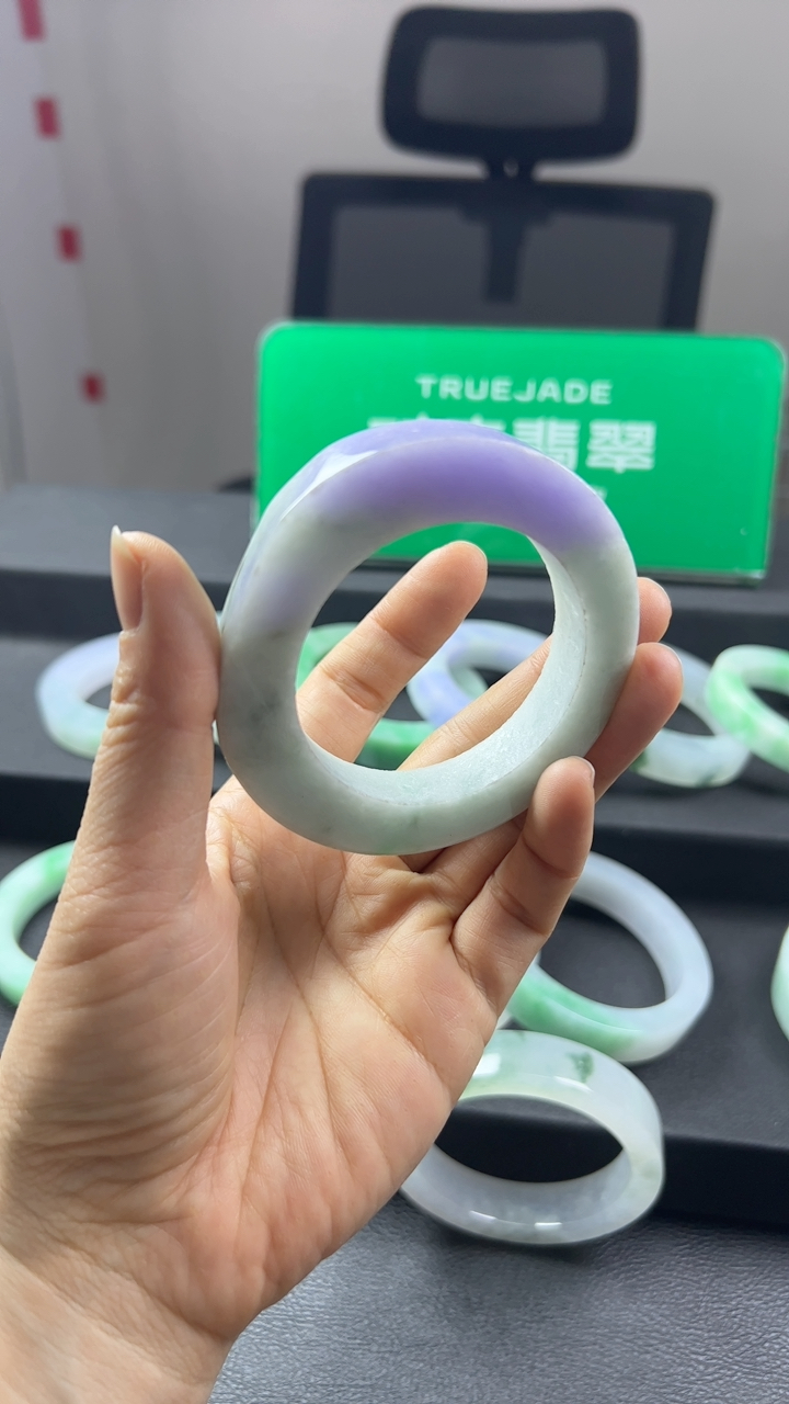 对庄甄选高端翡翠精品手镯