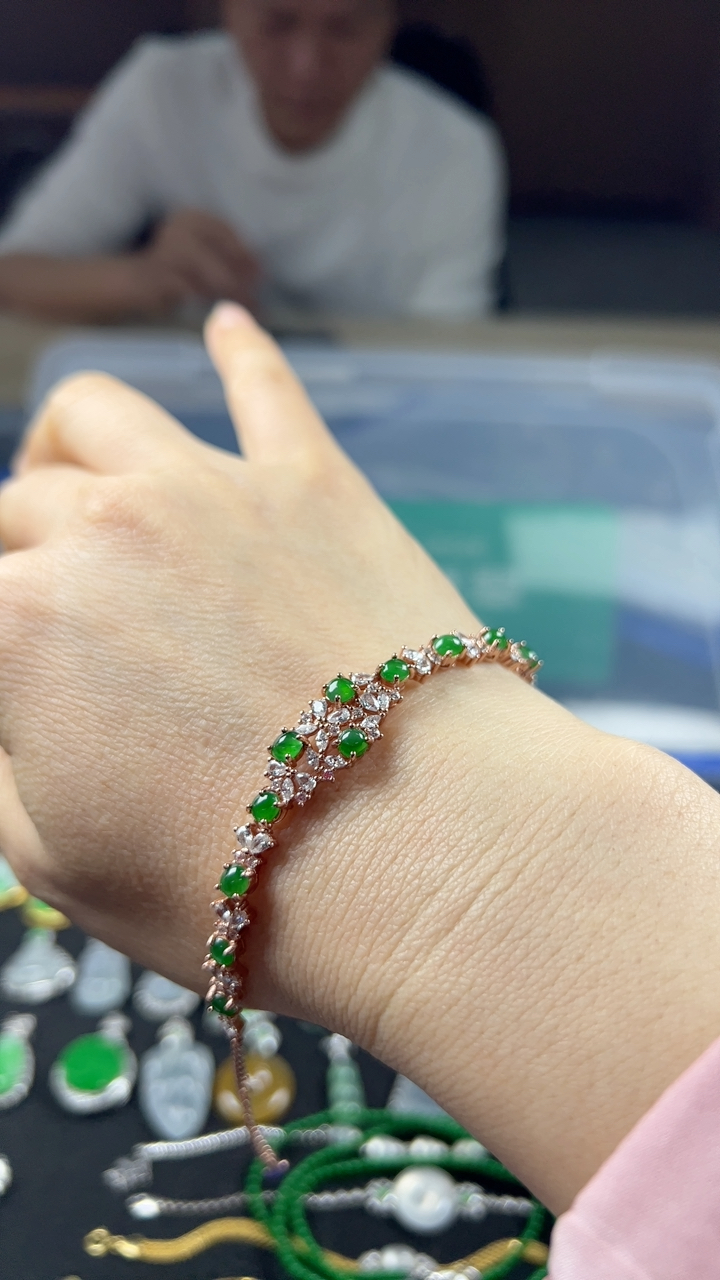 对庄甄选高端翡翠精品手链