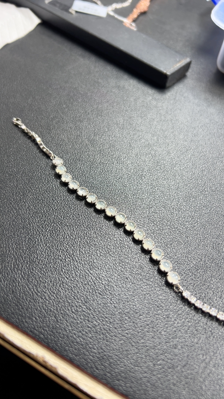 对庄甄选高端翡翠精品手链