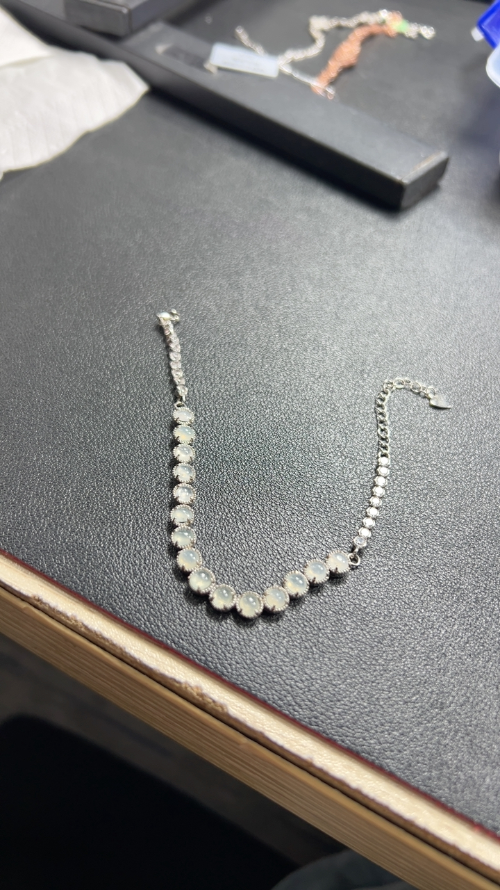 对庄甄选高端翡翠精品手链