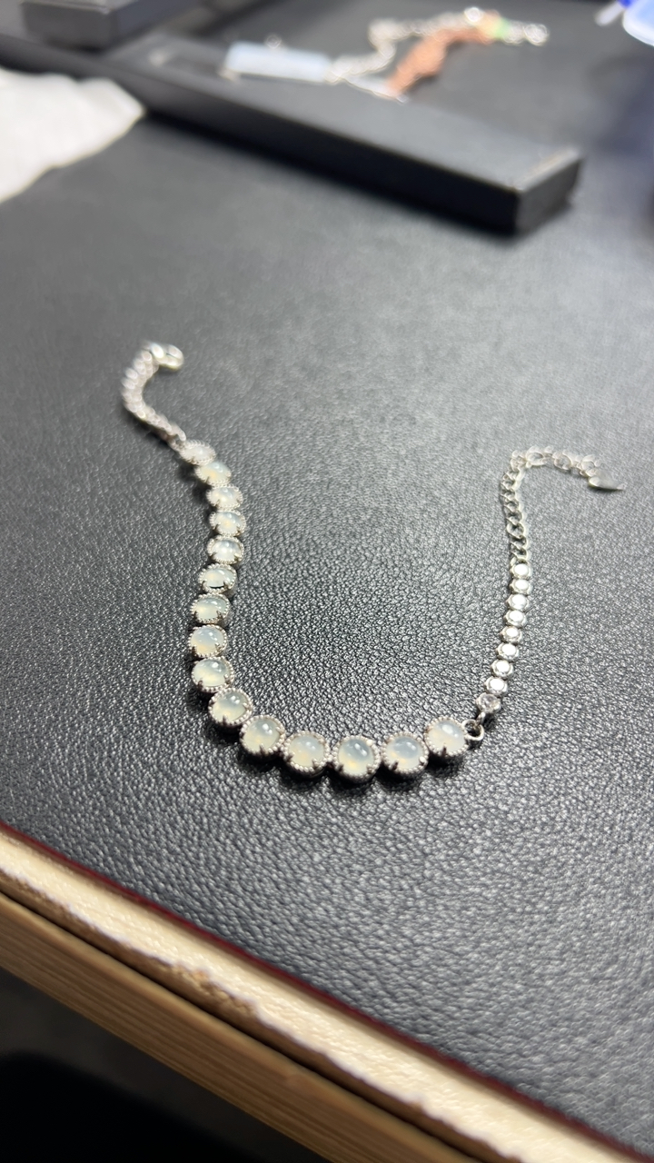 对庄甄选高端翡翠精品手链