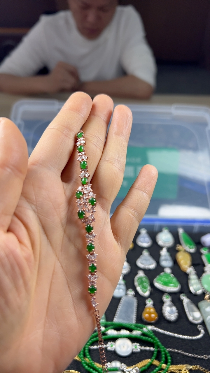 对庄甄选高端翡翠精品手链