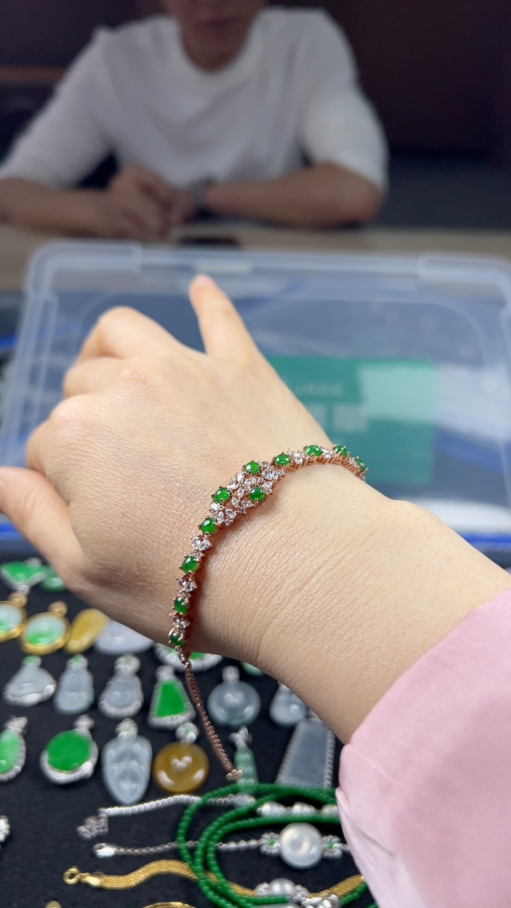 对庄甄选高端翡翠精品手链