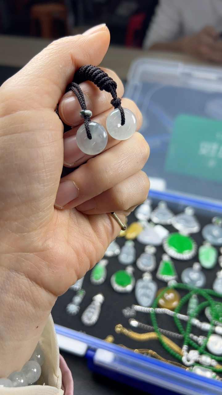 对庄甄选高端翡翠精品小冰扣