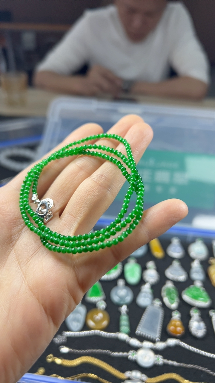 对庄甄选高端翡翠精品手串
