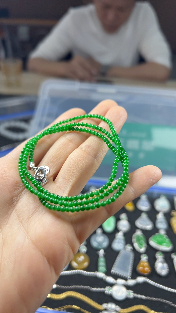 对庄甄选高端翡翠精品手串