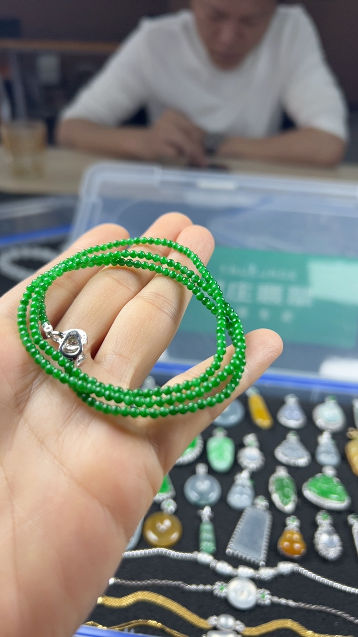 对庄甄选高端翡翠精品手串