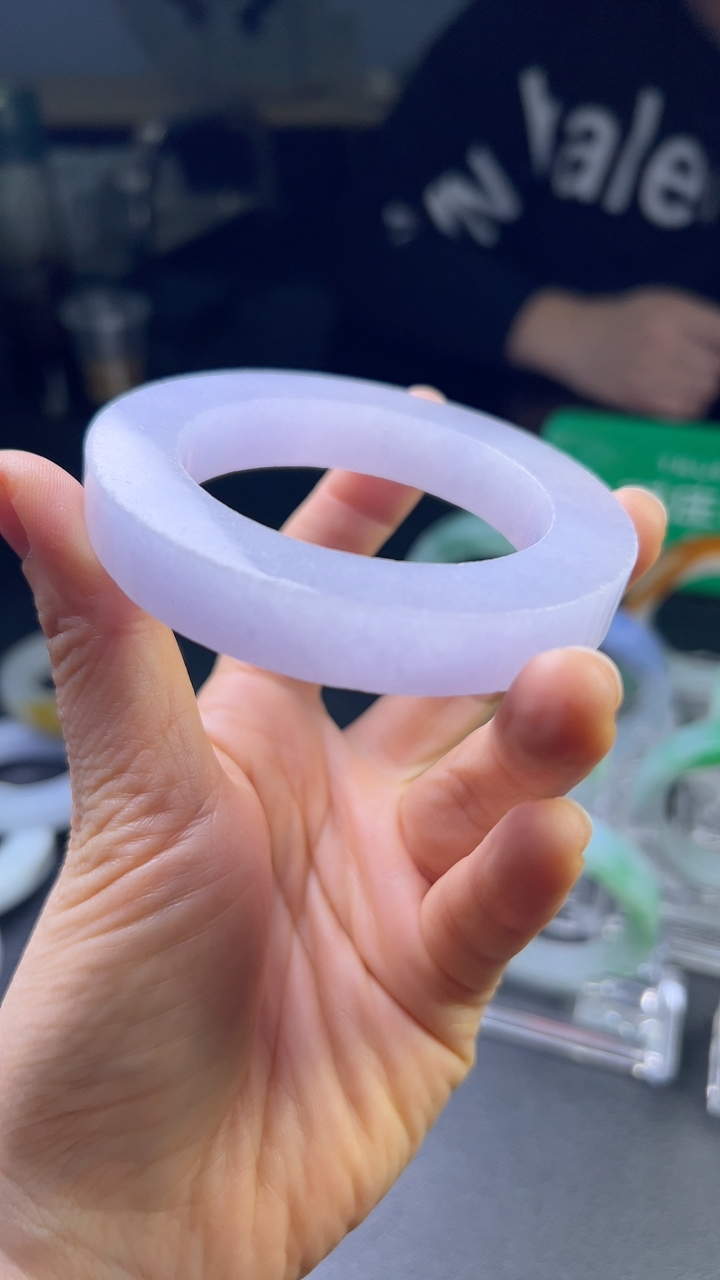 对庄甄选高端翡翠精品手镯