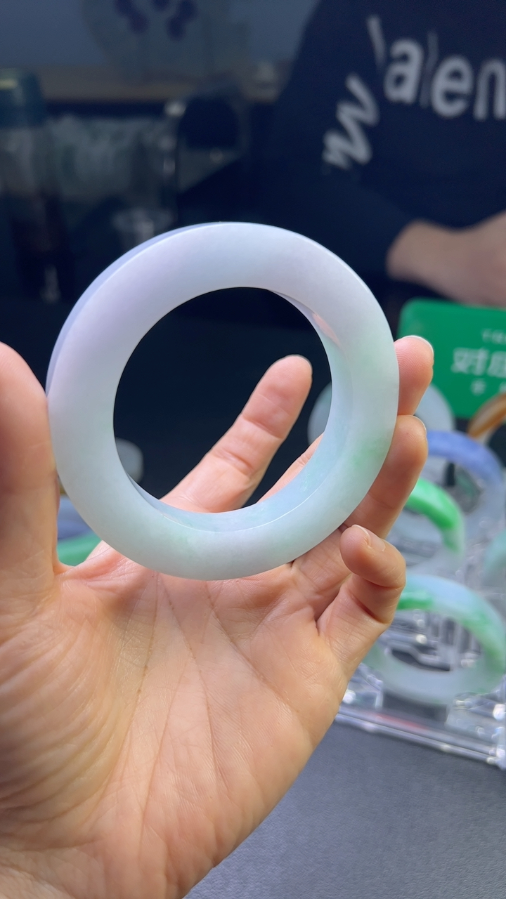 对庄甄选高端翡翠精品手镯