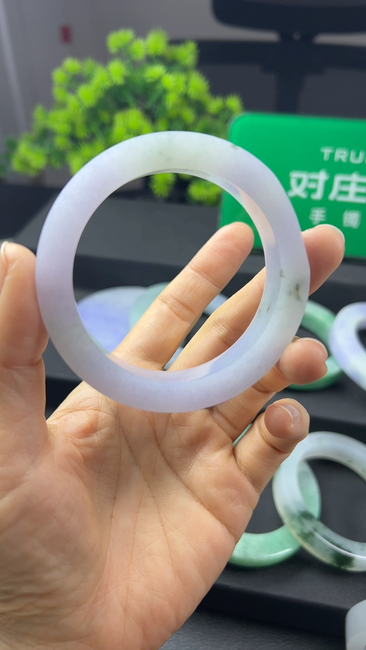 对庄甄选高端翡翠精品手镯