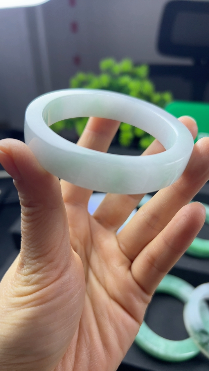 糯化种飘绿手镯